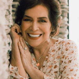 MD AGE Signature Skin Rejuvenation III- Age-Defying Lift (face and neck) 5 treatment package